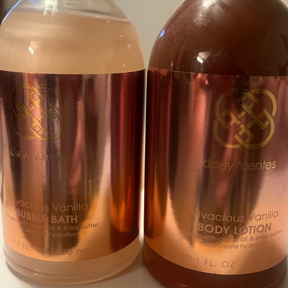 Daisy Fuentes Bubble Bath and Hand Lotion
